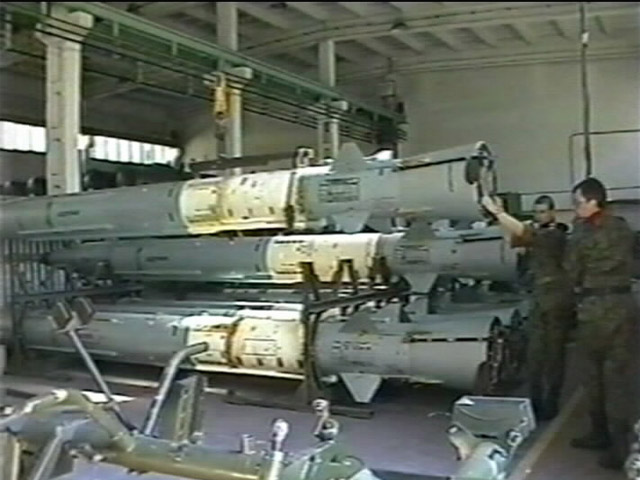Magazyn stopnia marszowego rakiet PZR S-75M Wołchow.