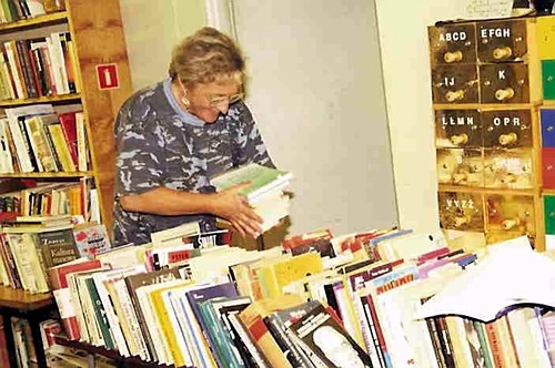 Krystyna Kufel - bibliotekarka Sztabu 26 BR OP w Gryficach.