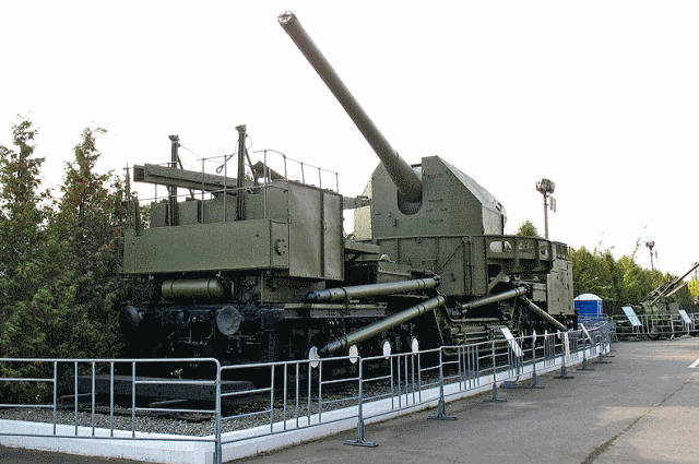 Kolejowy transporter artyleryjski TM-1-180.