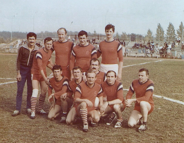 Mecz piki nonej z druyn komisariatu MO w Nowogardzie – 1980.