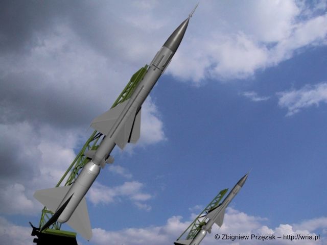 Ракеты 5В11 системы «ДалѦ» на подъёмно-пусковых установках.