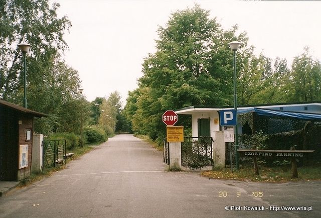 Brama wjazdowa do 45. dr OP m. Smołdzino (20.09.2005r.).