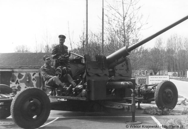 57 mm armata przeciwlotnicza S-60.