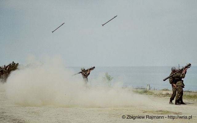 Strzelania bojowe z PPZR „Strzaa-2M” na poligonie w Ustce.